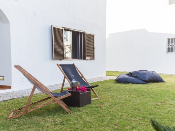 Comfortable Villa in Green
